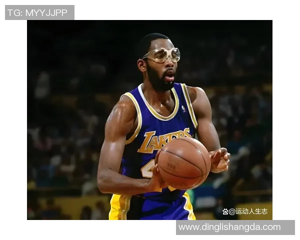 从逆境中崛起的篮球明星用左手书写传奇人生